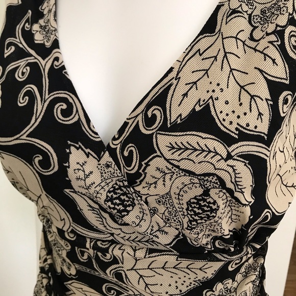 Vneck top - Picture 2 of 5